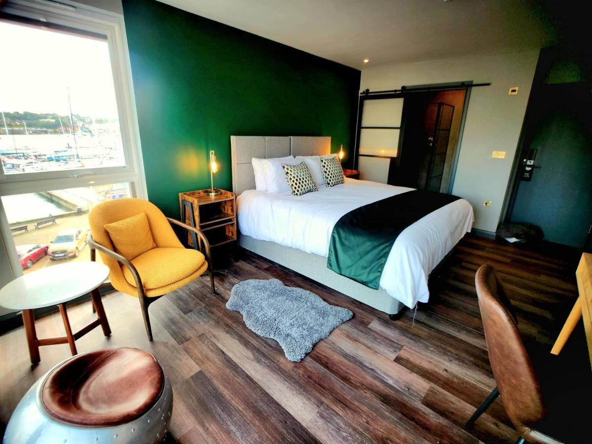 Pinnacle Suites Hotel Cowes  Eksteriør bilde