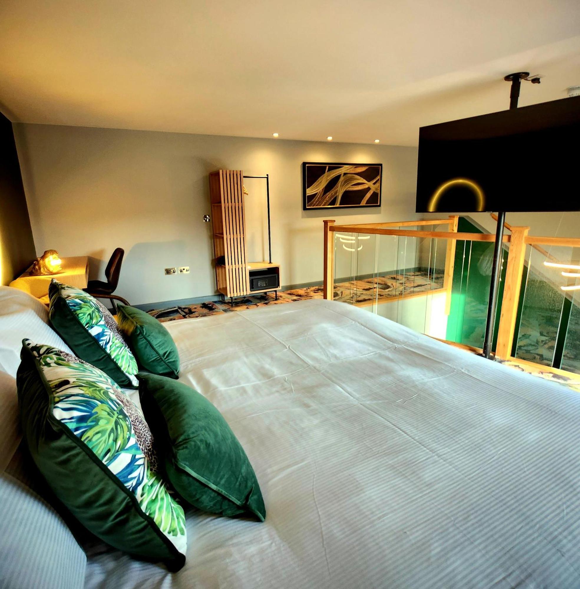 Pinnacle Suites Hotel Cowes  Eksteriør bilde